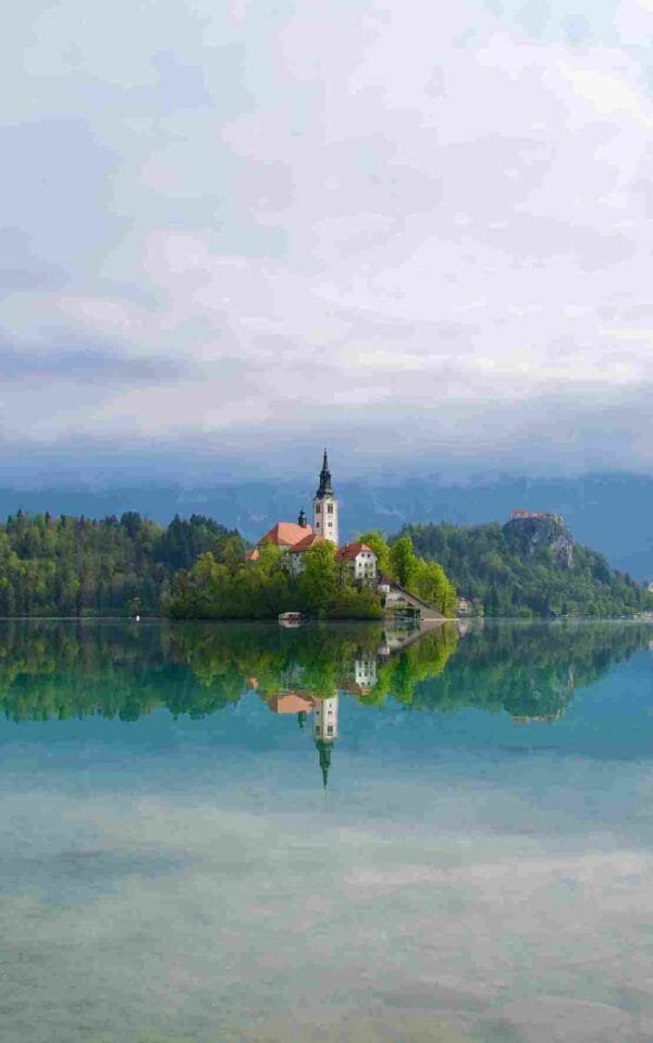 Isla lago - Image 2